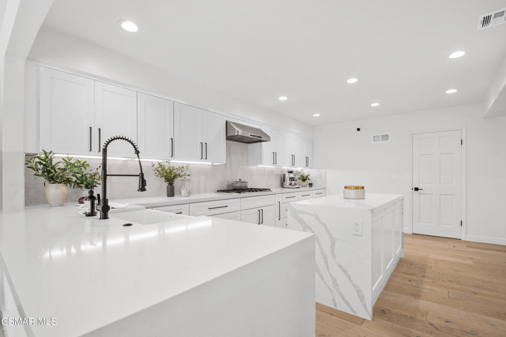 1725 Royal Saint George Drive - Photo 2