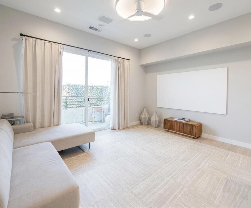 2543 Marine Avenue - Photo 4