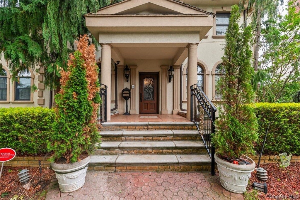 363 Oak Avenue - Photo 1