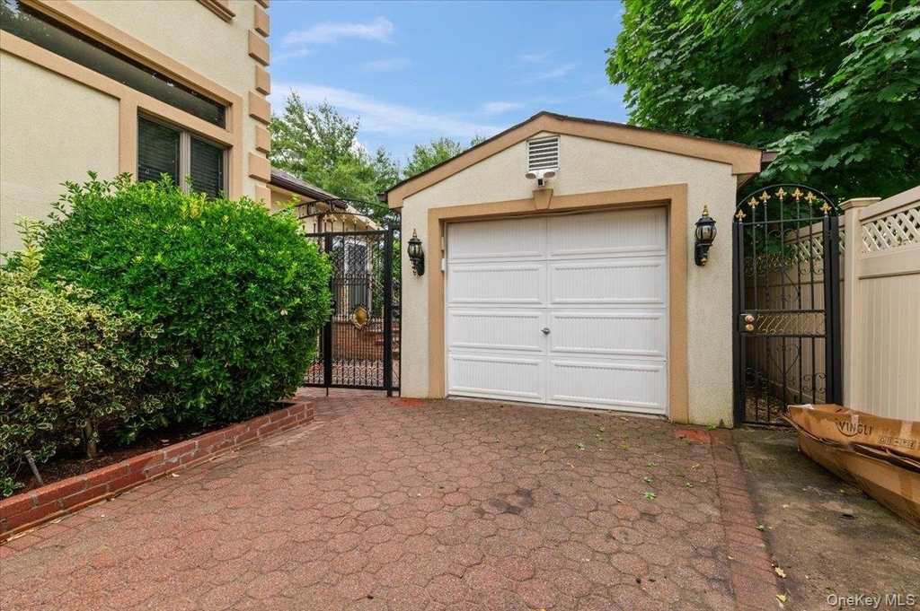 363 Oak Avenue - Photo 22