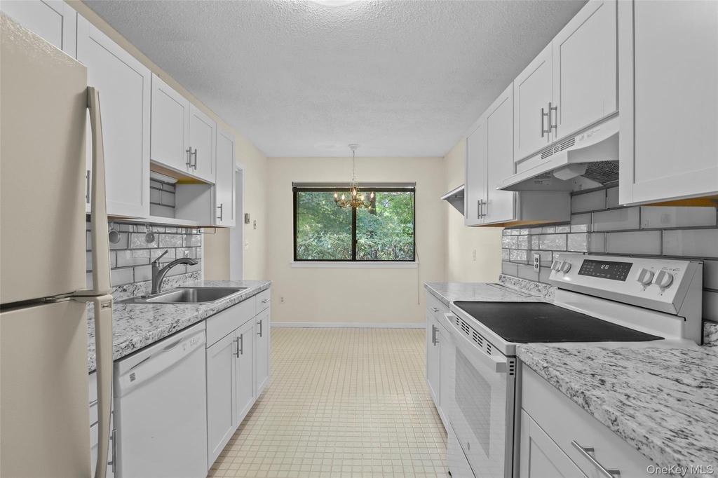 205 Heritage Hills - Photo 7