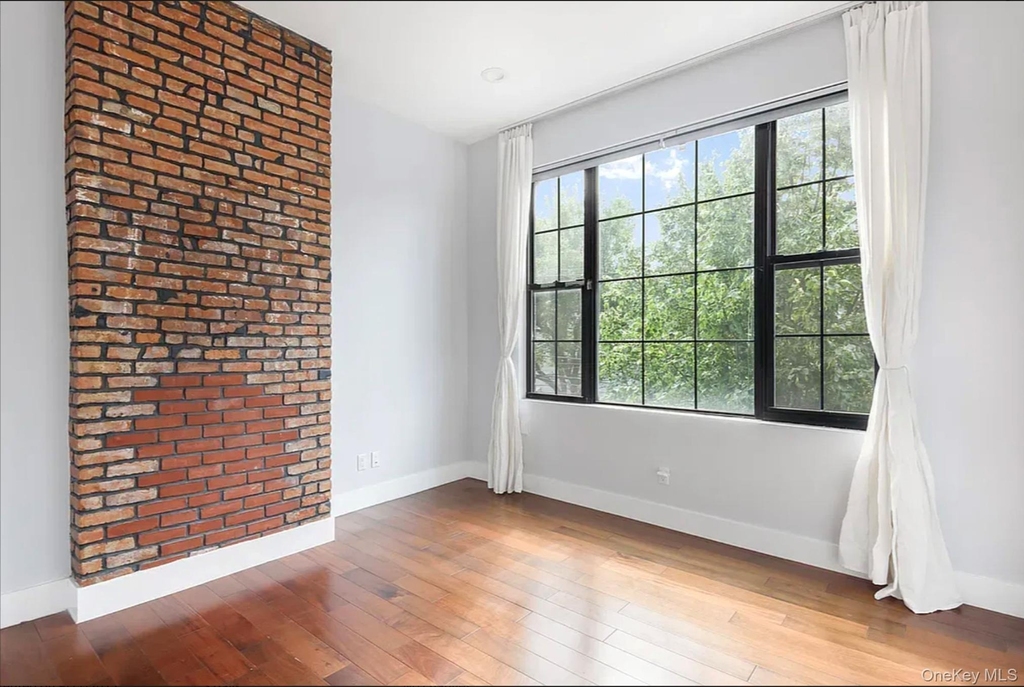 1873 Harman Street - Photo 2