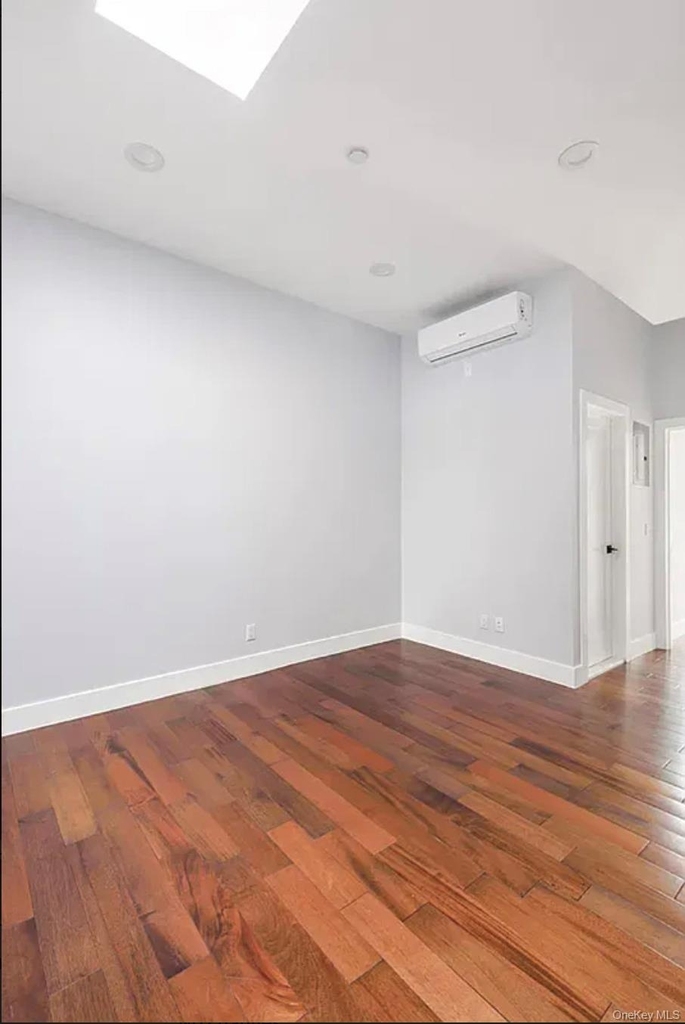 1873 Harman Street - Photo 5