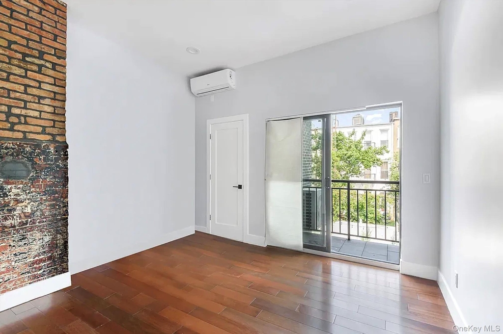 1873 Harman Street - Photo 1