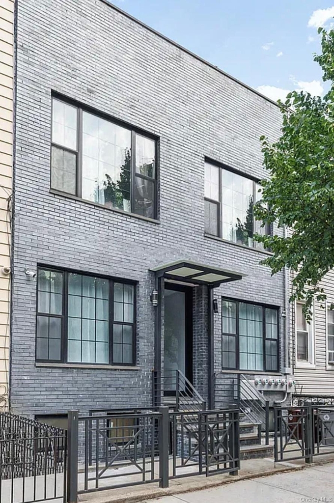 1873 Harman Street - Photo 8