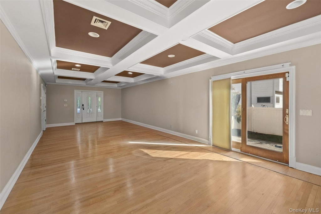 46 Garden City Street - Photo 3