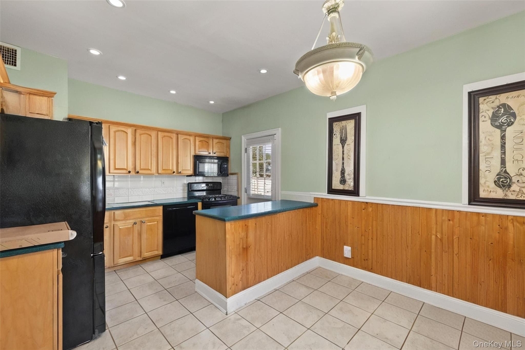 46 Garden City Street - Photo 4