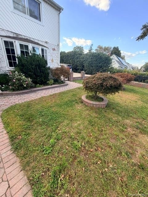168 Walton Avenue - Photo 2
