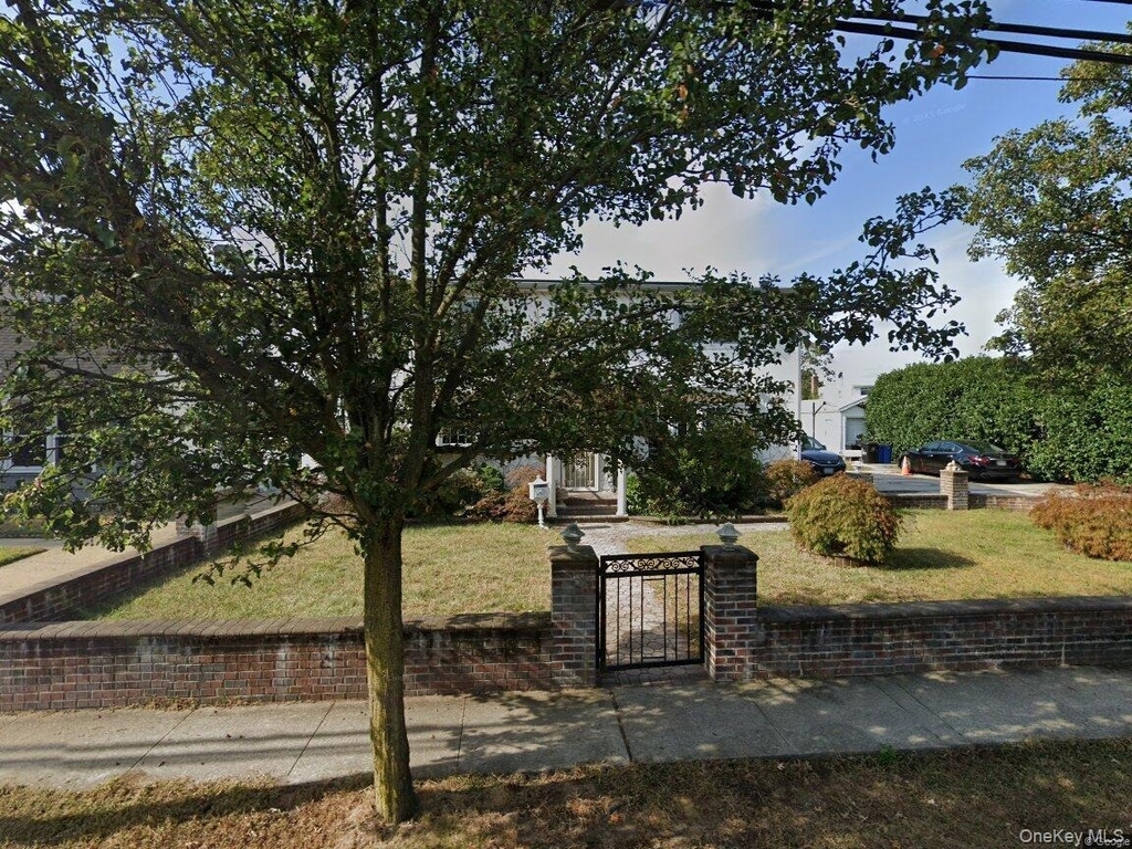 168 Walton Avenue - Photo 0