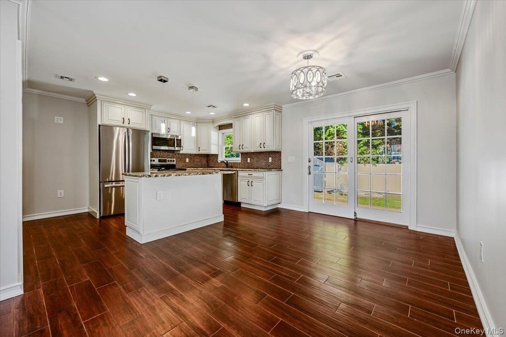 146 Saint Marks Place - Photo 5