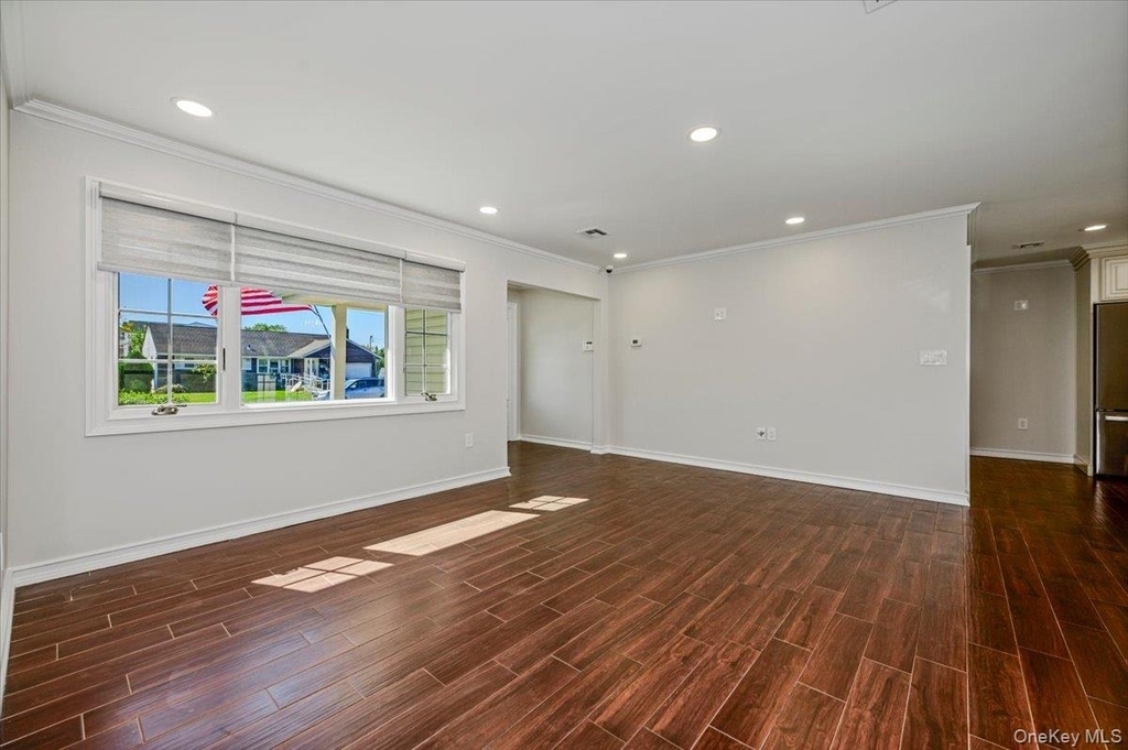 146 Saint Marks Place - Photo 2