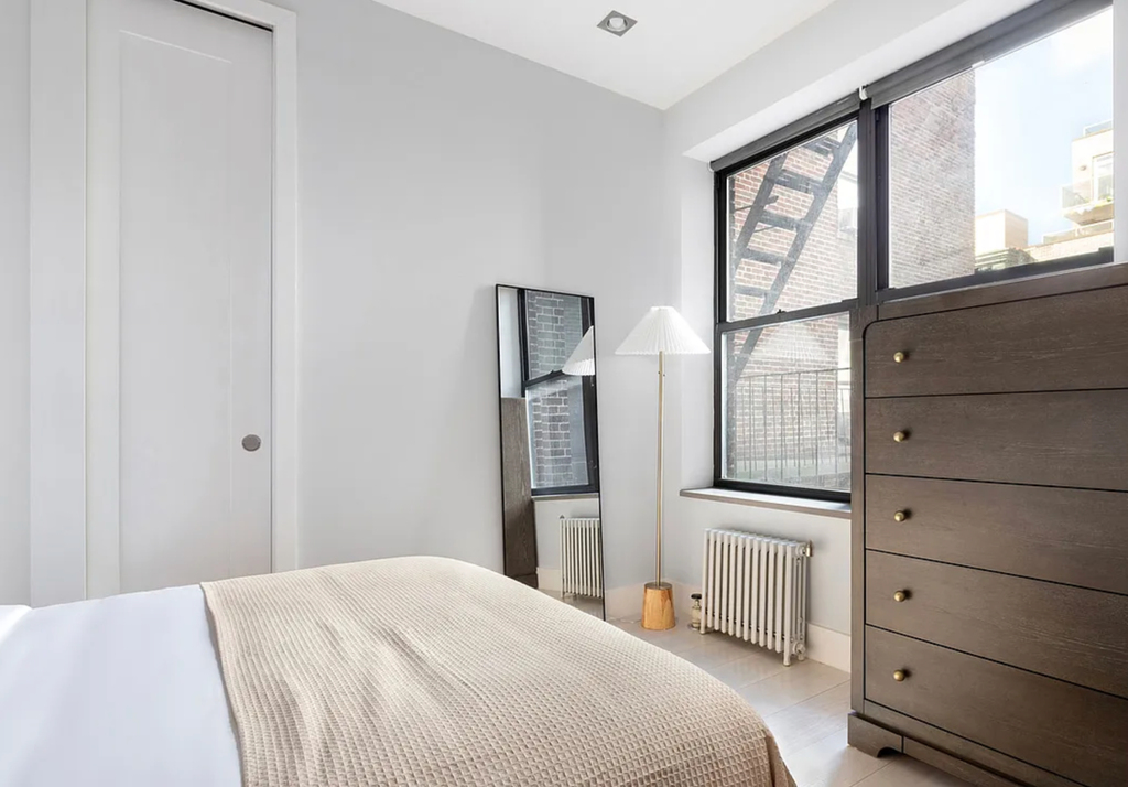 Stanton Street - Photo 1
