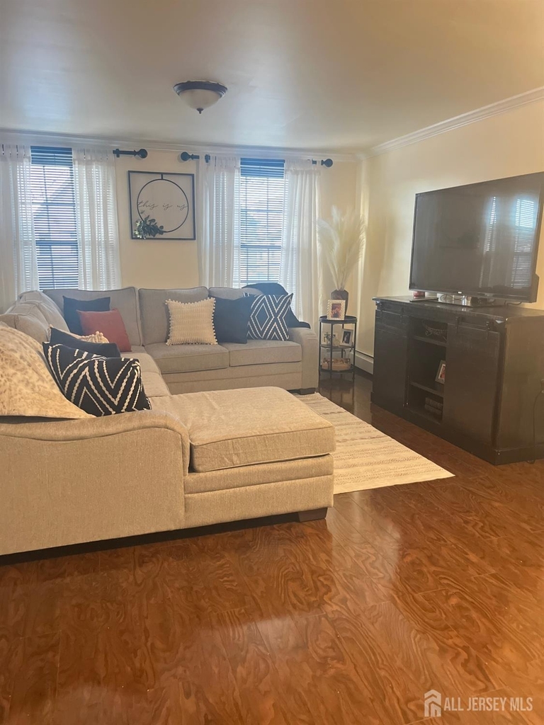 208 Gordon Street - Photo 2