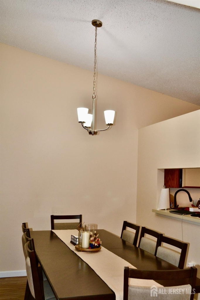 329 Wycoff Way W - Photo 3