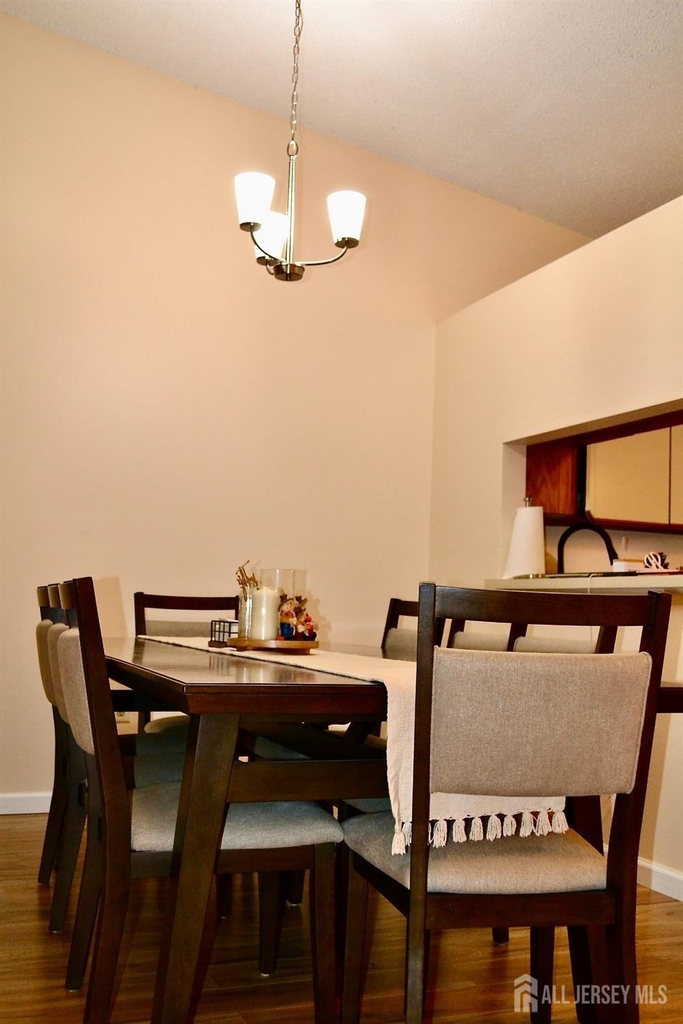 329 Wycoff Way W - Photo 4