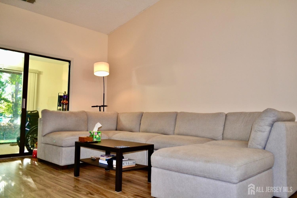 329 Wycoff Way W - Photo 6