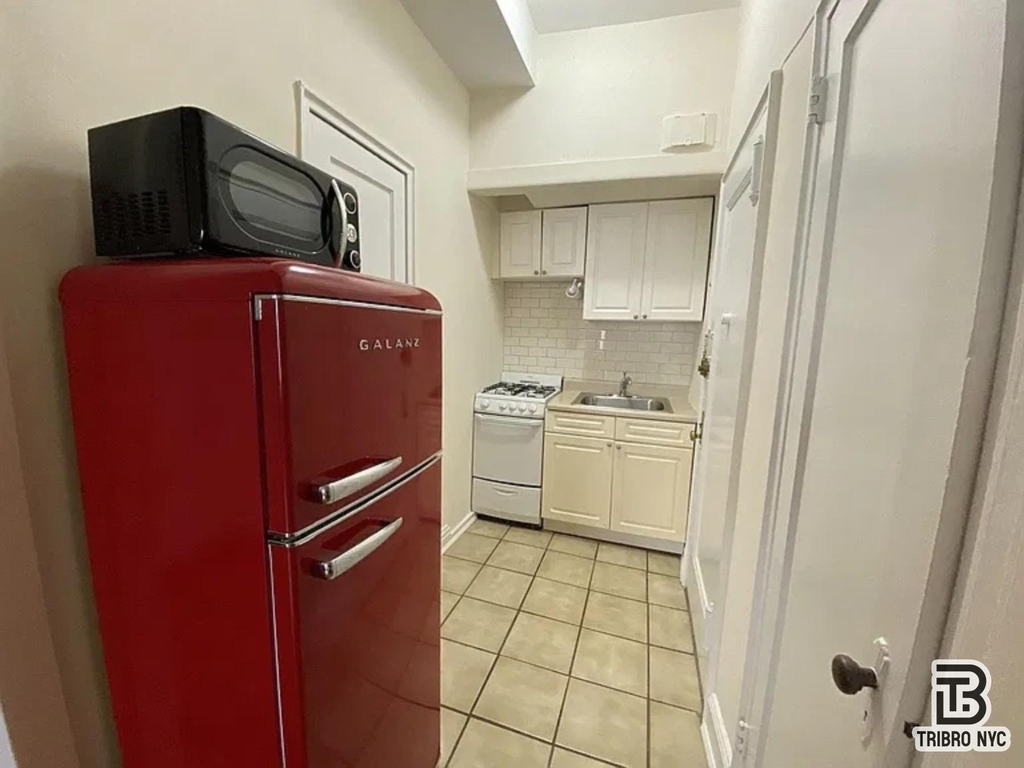 247 W 102nd Street - Photo 3