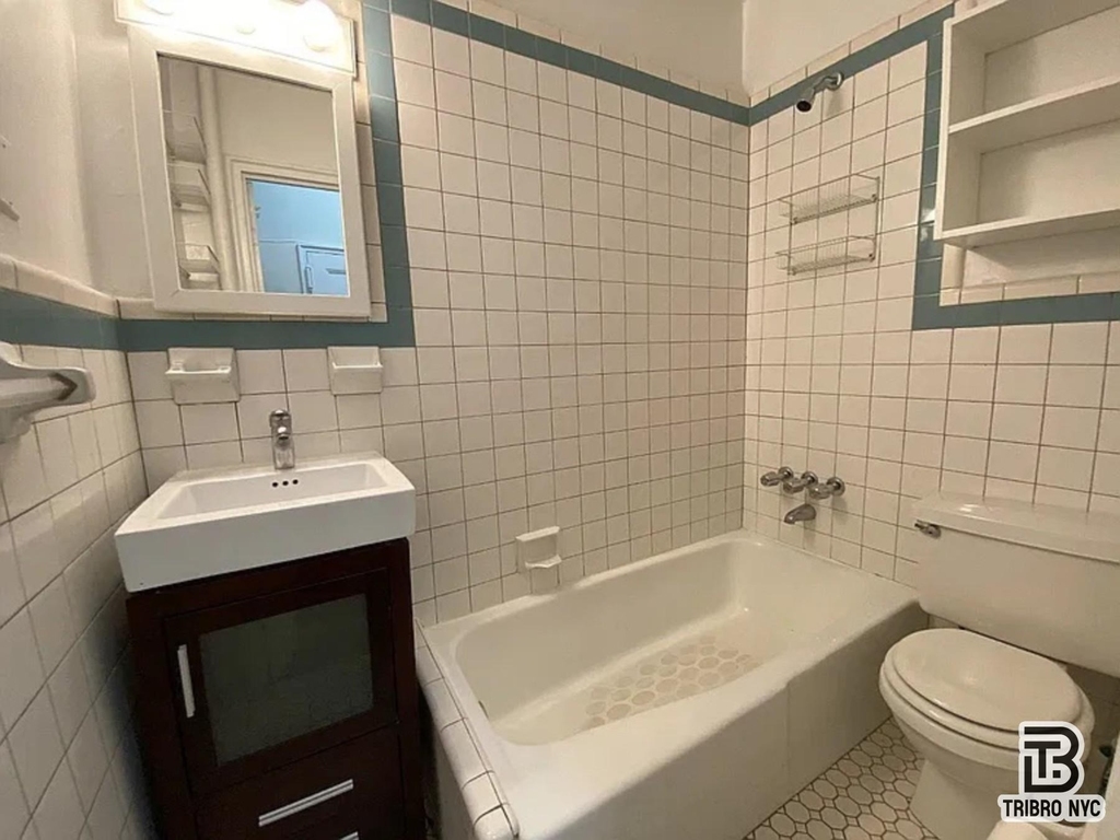247 W 102nd Street - Photo 4
