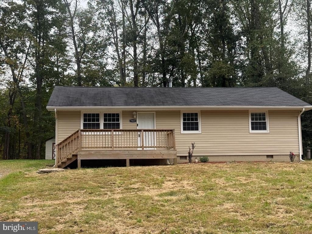 7013 Trails End Road - Photo 0