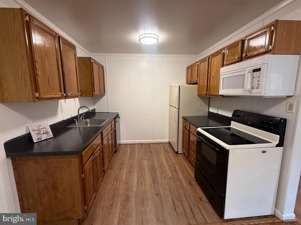 7013 Trails End Road - Photo 17