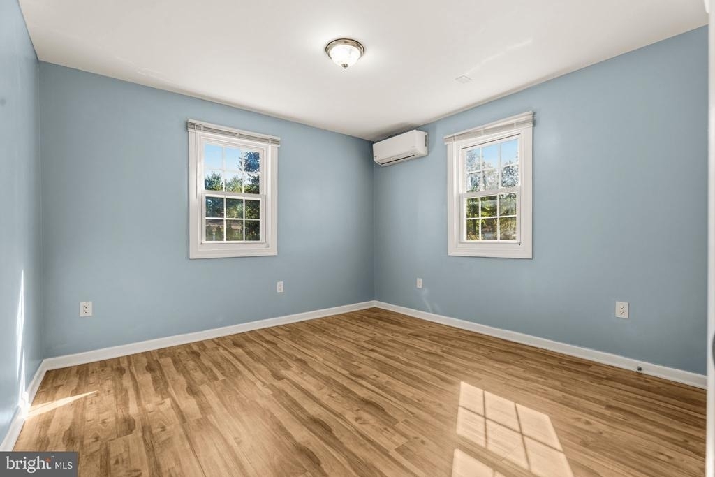 3421 Memorial Street - Photo 7