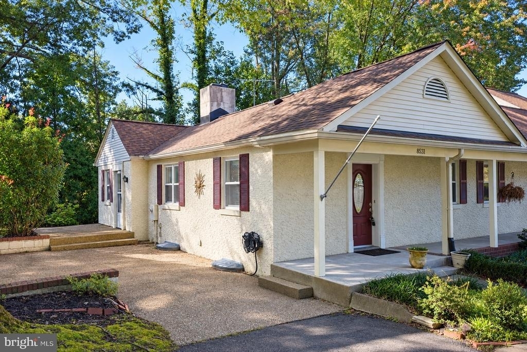 8531 W Oak Place - Photo 2