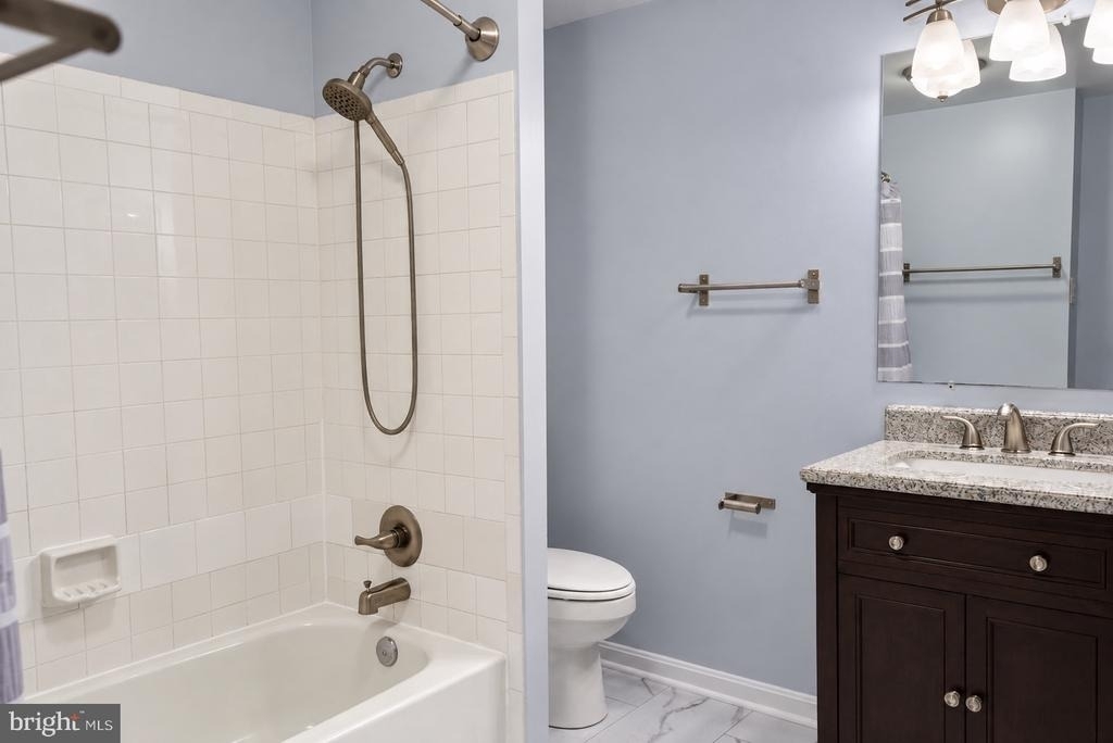 8531 W Oak Place - Photo 33
