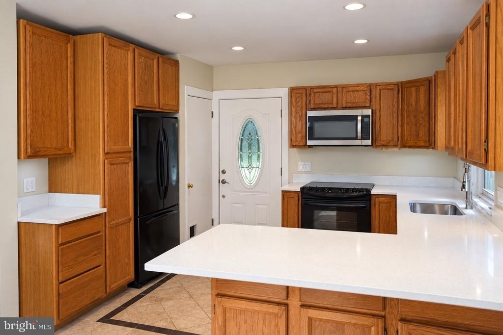 8531 W Oak Place - Photo 6