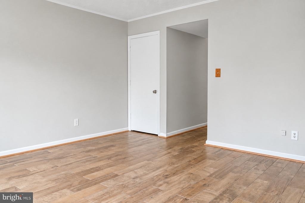 8414 Penshurst Drive - Photo 10