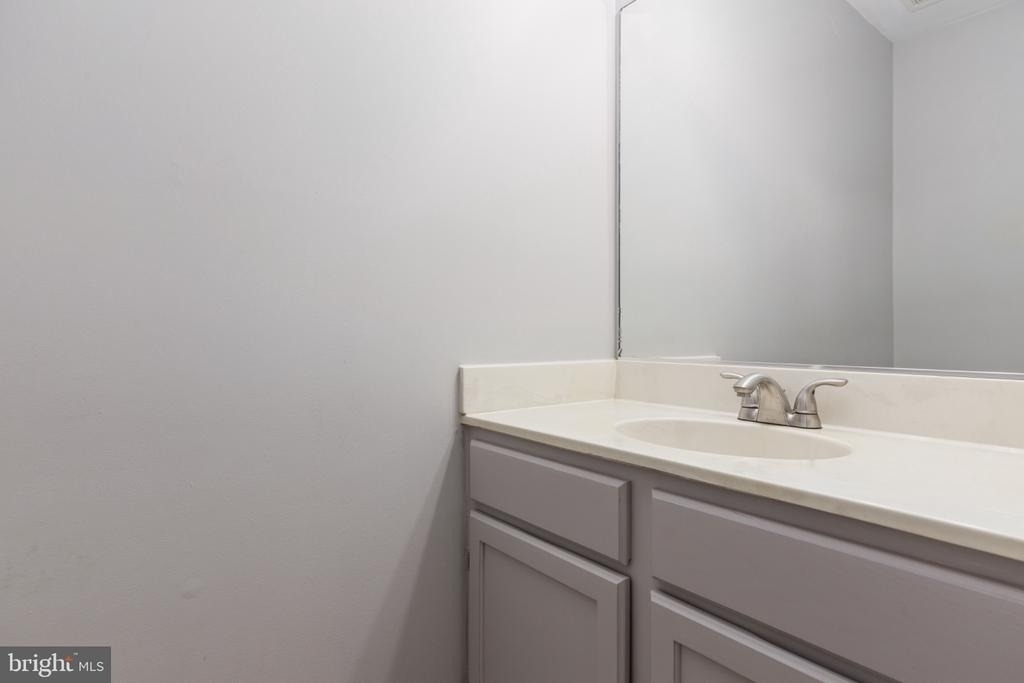 729 Acorn Court - Photo 18