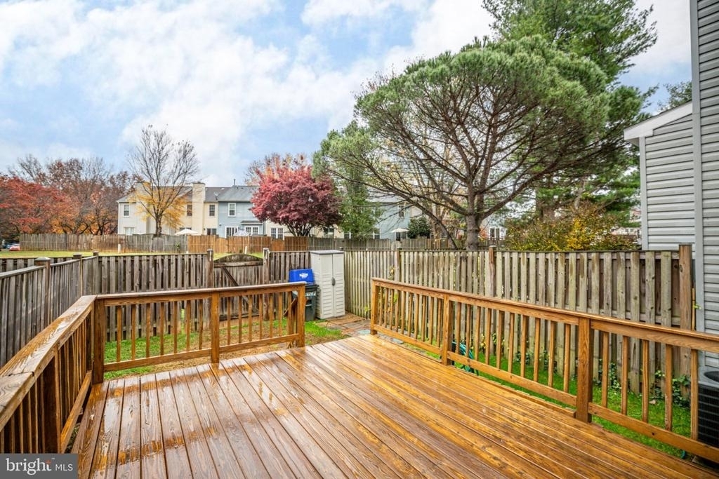 729 Acorn Court - Photo 34