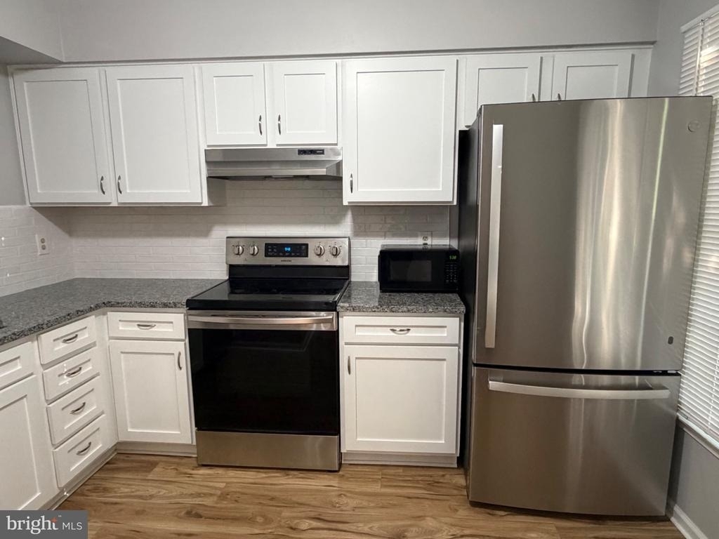 729 Acorn Court - Photo 4