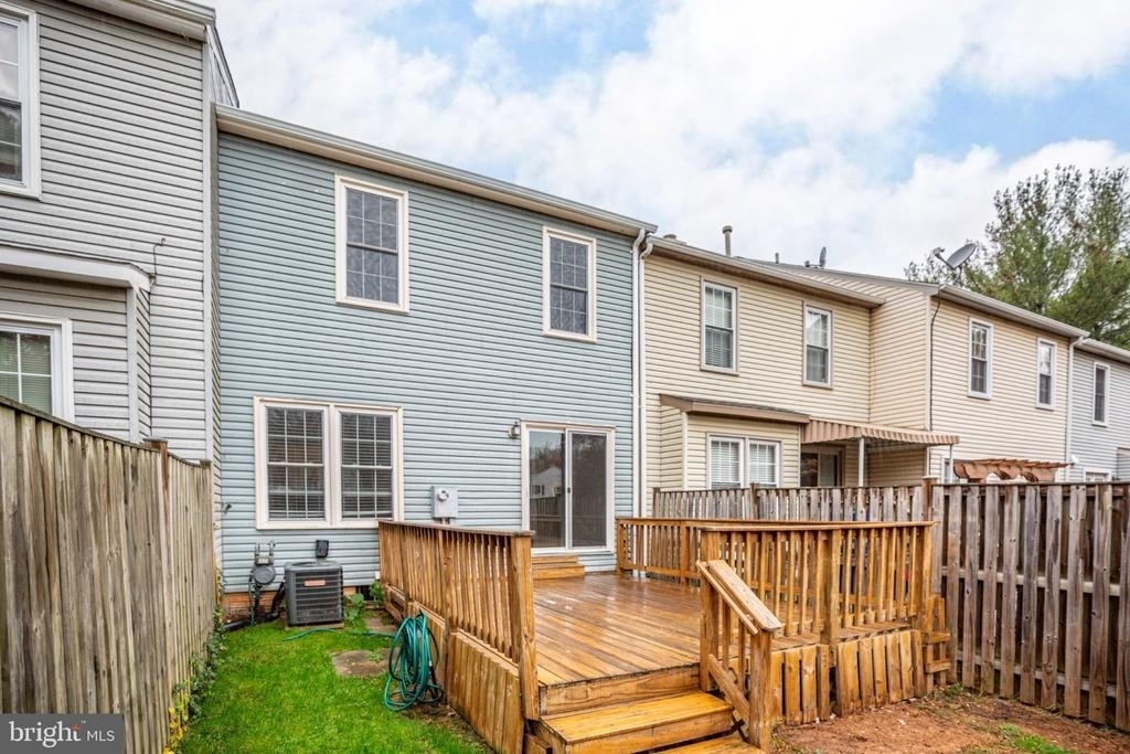 729 Acorn Court - Photo 33