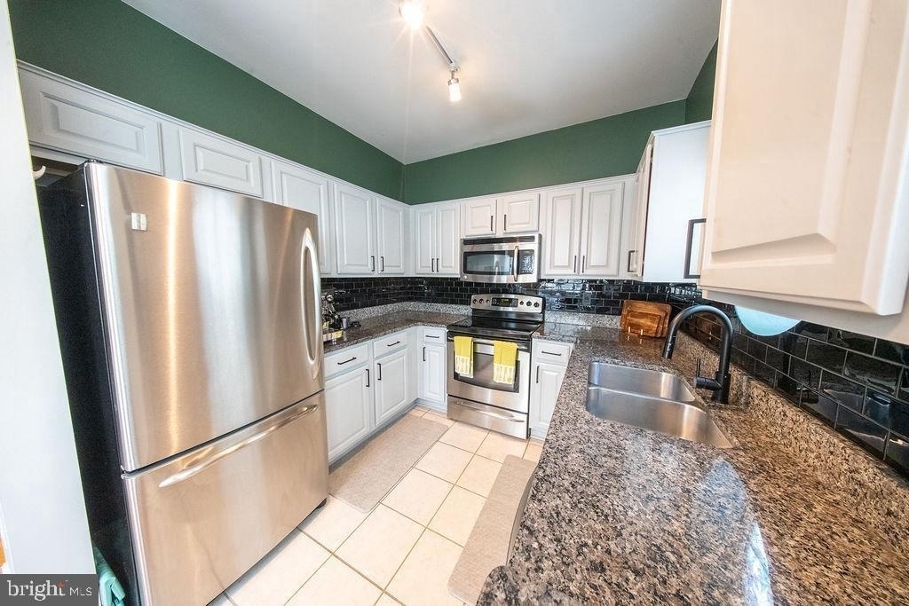 4550 Strutfield Lane - Photo 2