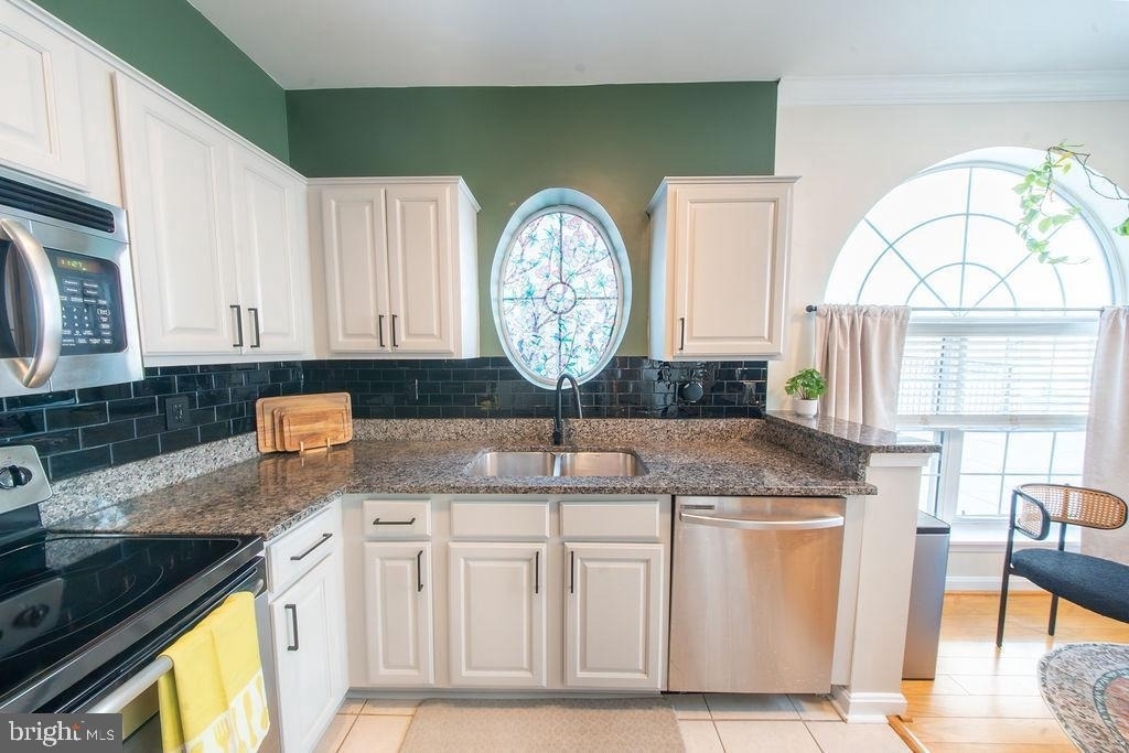4550 Strutfield Lane - Photo 4