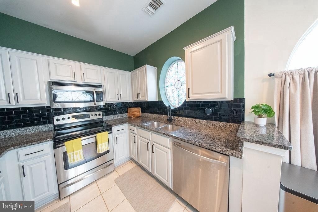 4550 Strutfield Lane - Photo 5