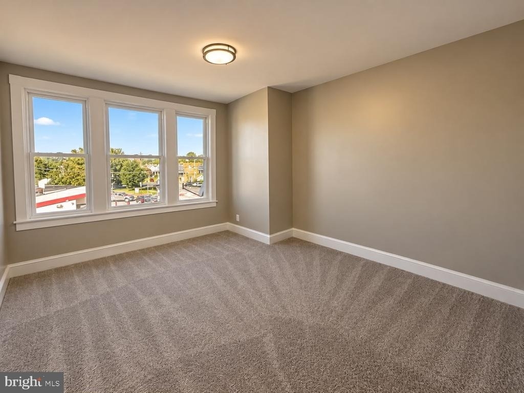 6563 N Lambert Street - Photo 11