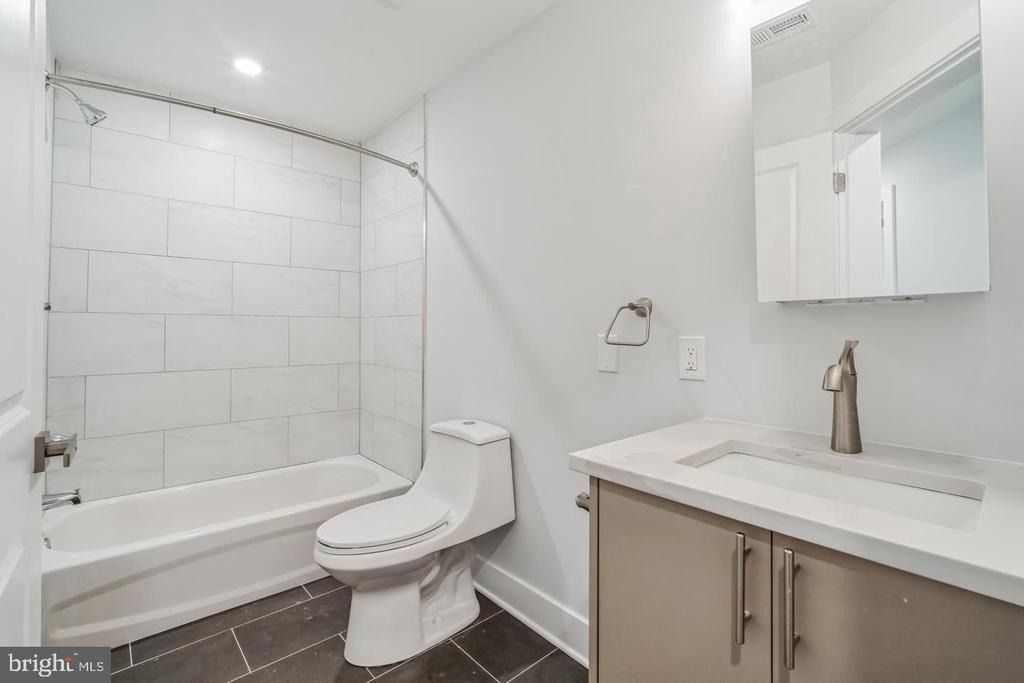 646 N 32nd Street - Photo 9