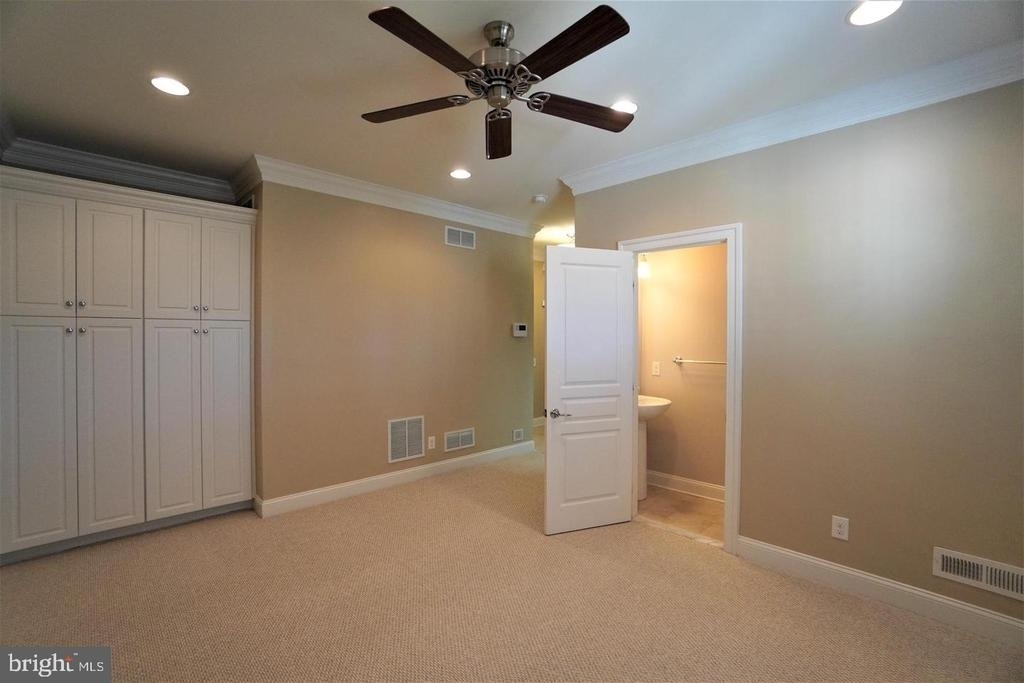 102 Bishop Drive - Photo 40