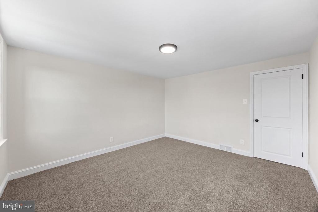84 Chester Avenue - Photo 8