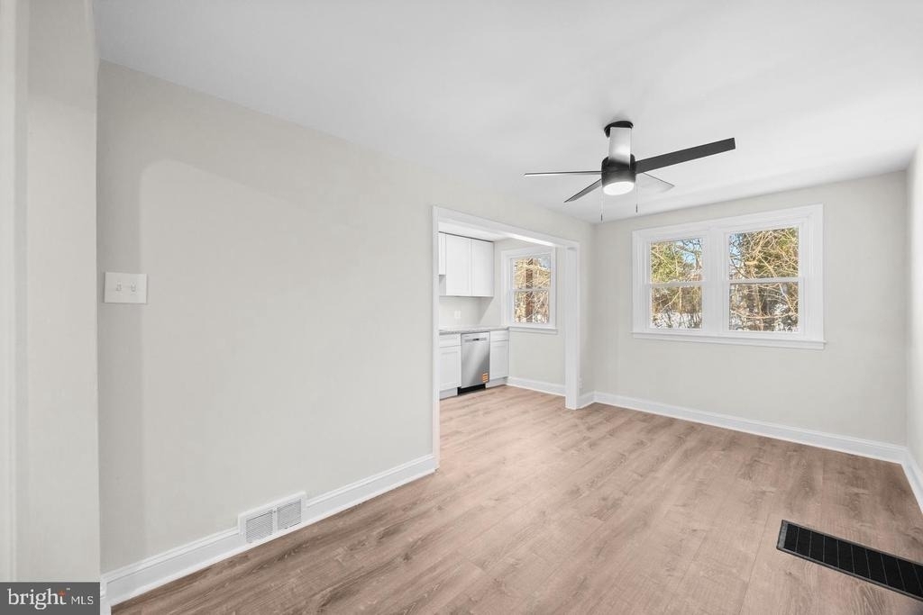 84 Chester Avenue - Photo 2