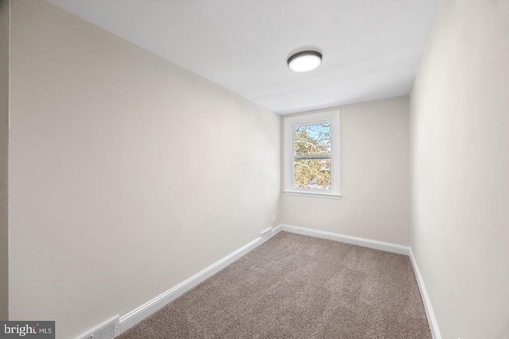 84 Chester Avenue - Photo 10