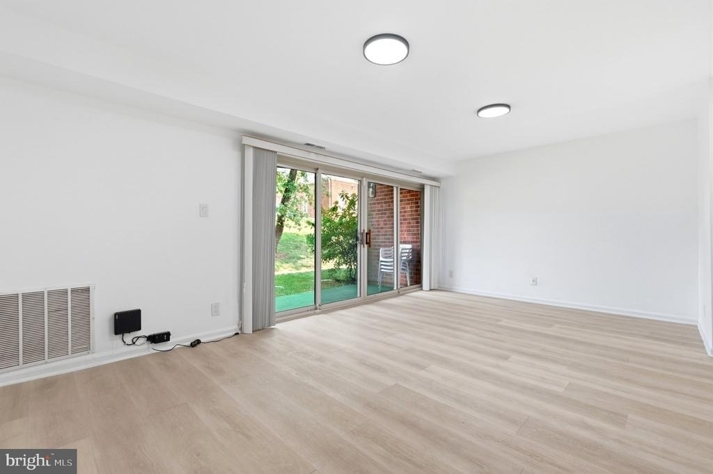 5976 Westchester Park Drive - Photo 10