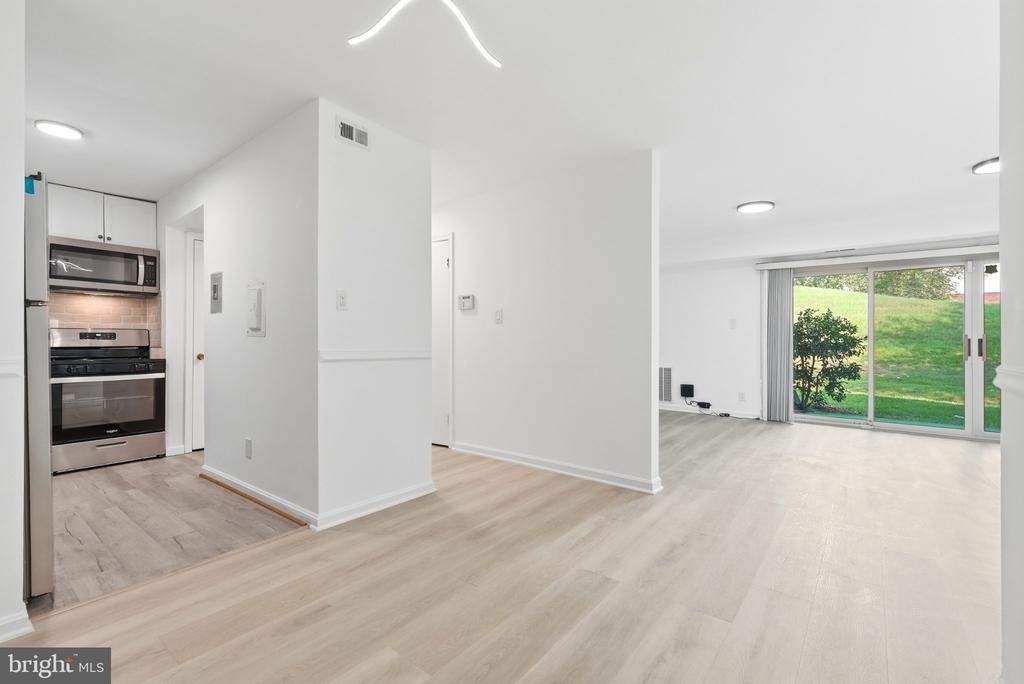 5976 Westchester Park Drive - Photo 14