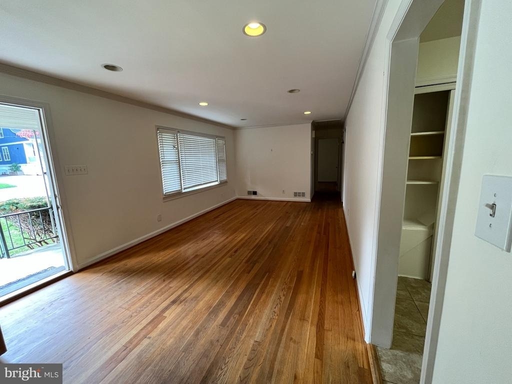718 Maple Avenue - Photo 7