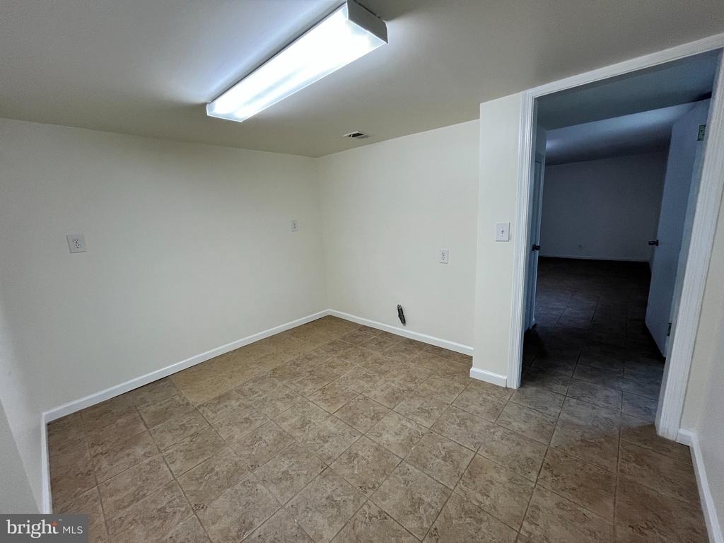 718 Maple Avenue - Photo 27