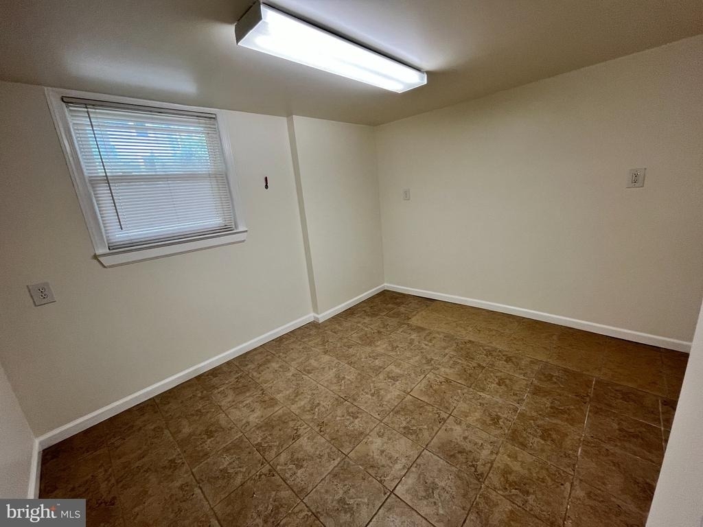 718 Maple Avenue - Photo 26