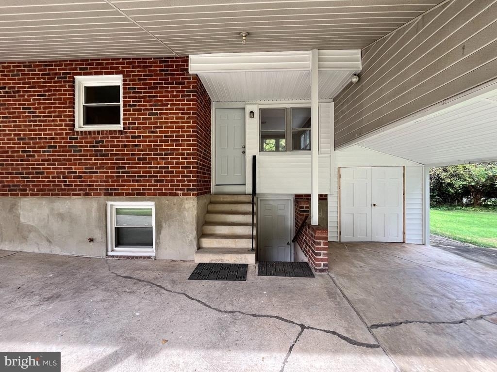 718 Maple Avenue - Photo 33