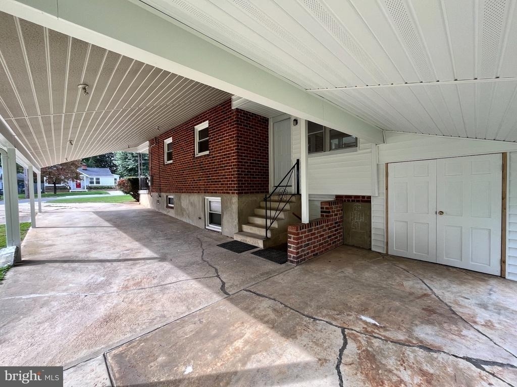 718 Maple Avenue - Photo 34