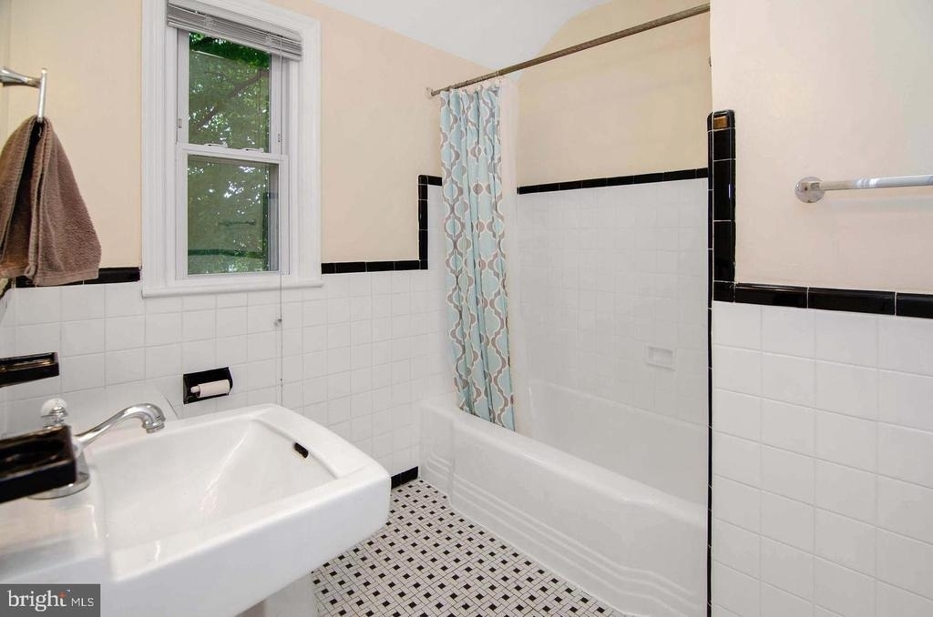 11706 Georgia Avenue - Photo 14